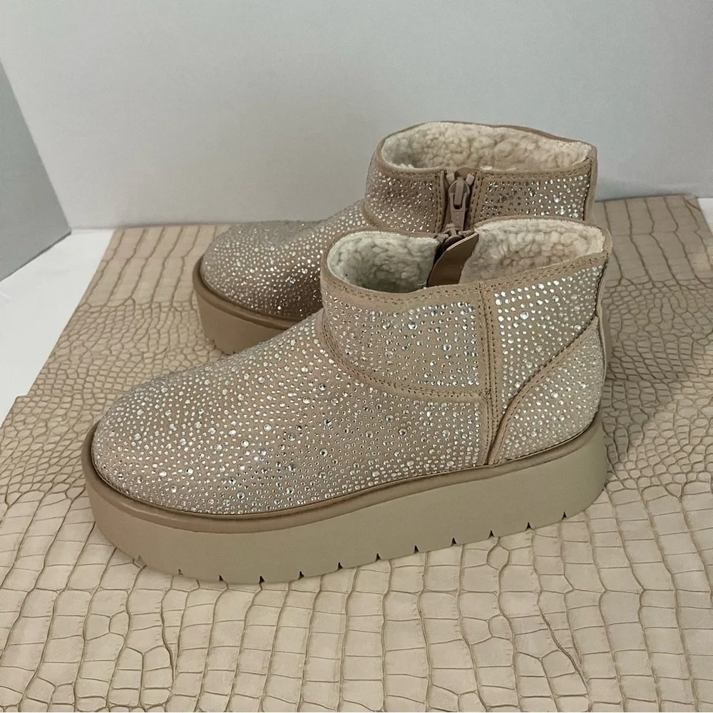 Wild Fable Beige Missy Platform Rhinestone Memory Foam Insole Fall Winter Boots